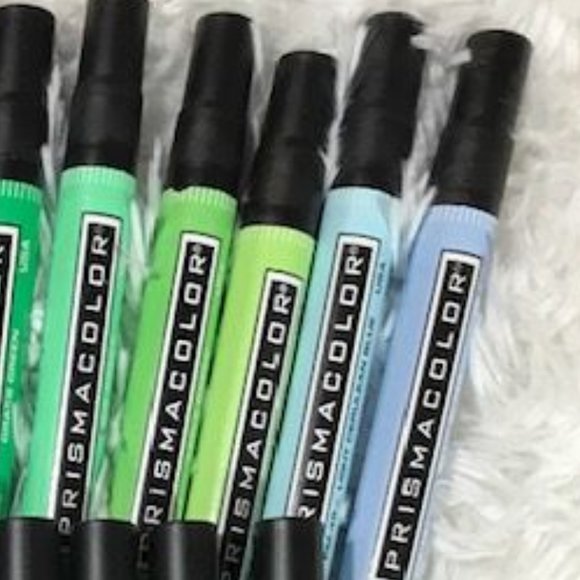 Prismacolor 23ct Double-End Markers w/Hardcase (3) 8x10 Canvas (1) 11x14 Canvas - Picture 2 of 13